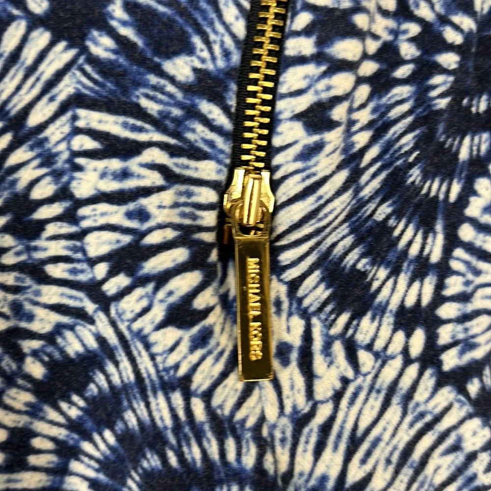 MICHAEL KORS shortsleeve tie dye circles blue and white top zippered sho… - Picture 8 of 9